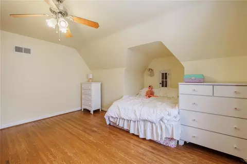 Bedroom - 166 Thorncliffe Dr, Irondequoit, NY 14617 photo 8 of 8