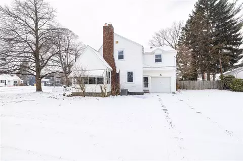 Exterior - 166 Thorncliffe Dr, Irondequoit, NY 14617 photo 4 of 7