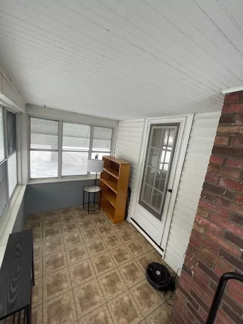 Exterior - 166 Thorncliffe Dr, Irondequoit, NY 14617 photo 6 of 7