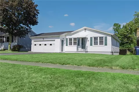 22 Morningstar Dr, Gates, NY 14606