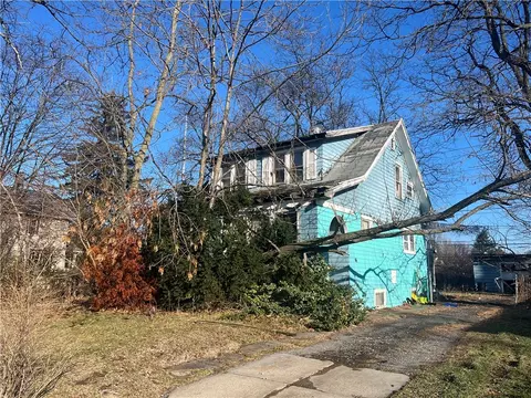 762 Bennington Dr, Greece, NY 14616