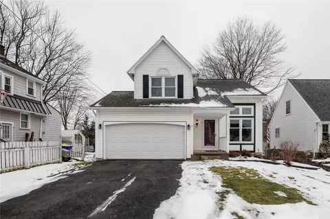 71 Laurelhurst Rd, Greece, NY 14626