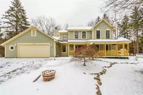 7151 Wildwood Ln, Victor, NY 14564