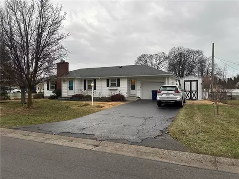 99 Newfield Dr, Greece, NY 14616