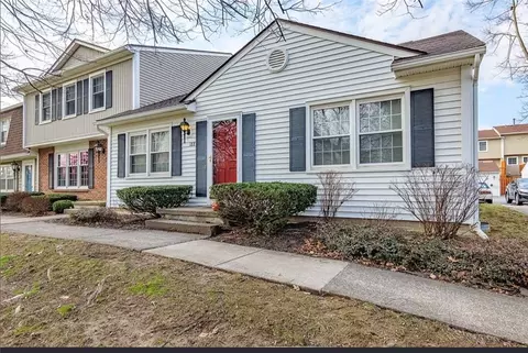 188 New Wickham Dr, Penfield, NY 14526