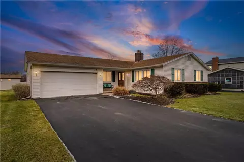 1249 Flynn Rd, Greece, NY 14612
