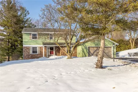7 Old Post Rd, Perinton, NY 14450