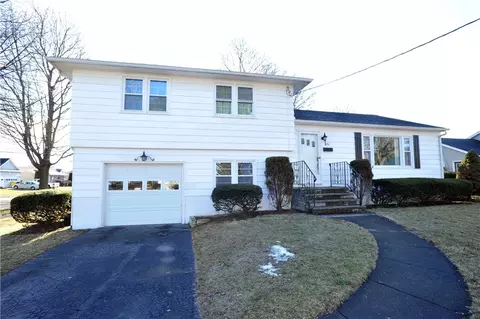 551 Lyon St, Elmira, NY 14904