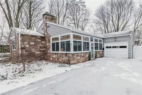 117 Torrington Dr, Rochester, NY 14618