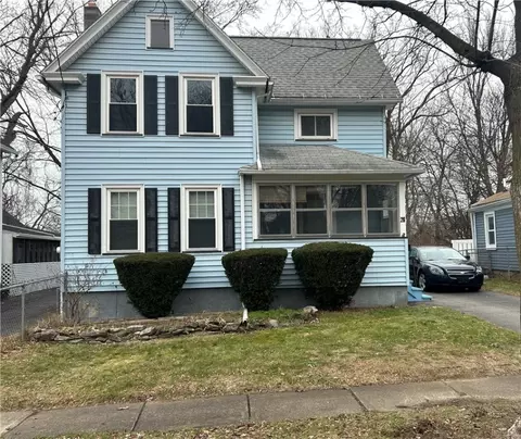26 Hannahs Ter, Rochester, NY 14612