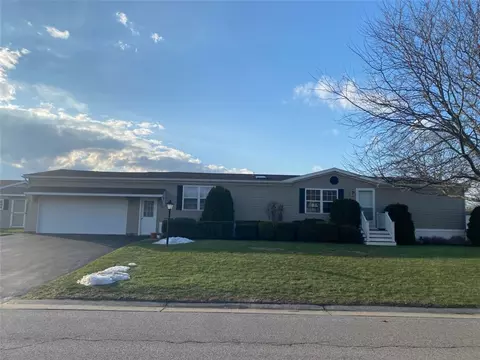 6344 Kims Dr, Victor, NY 14564