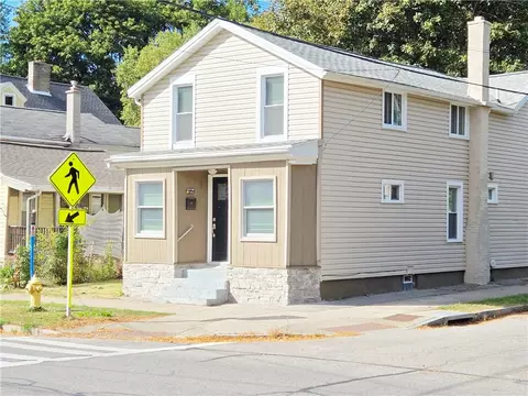 136 Gregory St, Rochester, NY 14620