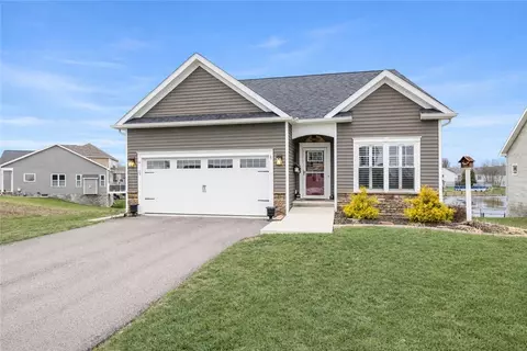 6113 Holly Creek Dr, Ontario, NY 14519