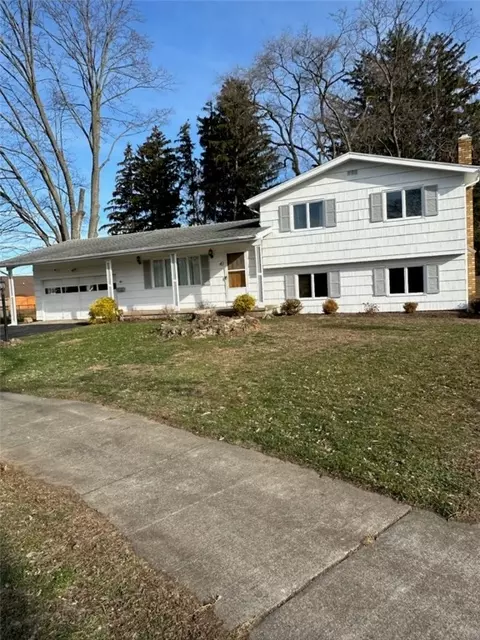 Exterior - 40 Flagstaff Dr, Irondequoit, NY 14622 photo 4 of 11