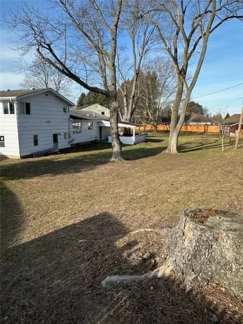 Exterior - 40 Flagstaff Dr, Irondequoit, NY 14622 photo 8 of 11