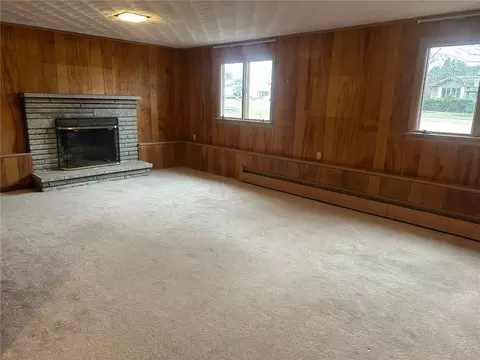 Living - 40 Flagstaff Dr, Irondequoit, NY 14622 photo 4 of 6