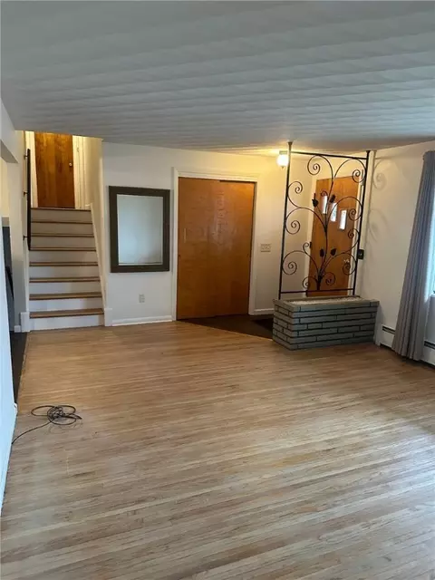 Living - 40 Flagstaff Dr, Irondequoit, NY 14622 photo 3 of 6