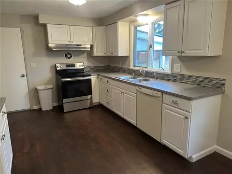 Kitchen - 40 Flagstaff Dr, Irondequoit, NY 14622 photo 2 of 2