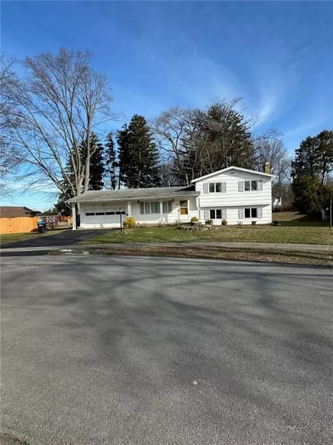 Exterior - 40 Flagstaff Dr, Irondequoit, NY 14622 photo 2 of 11