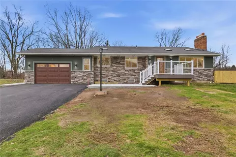 496 Ontario Dr, Ontario, NY 14519
