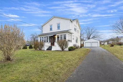 1272 Canandaigua Rd, Palmyra, NY 14522