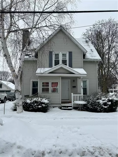 55 Frank St, Perinton, NY 14450