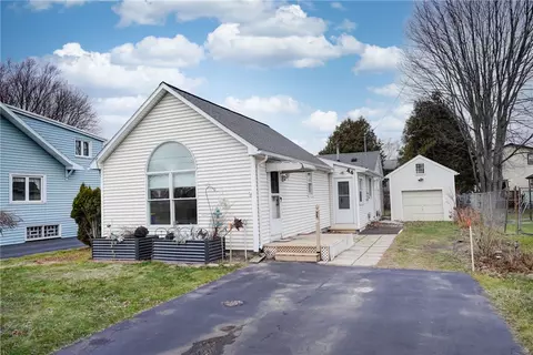44 Ford Ave, Gates, NY 14606