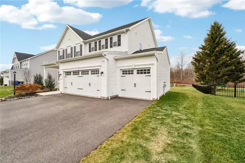 Exterior - 34 Robert Michaels Run, Penfield, NY 14580 photo 2 of 6