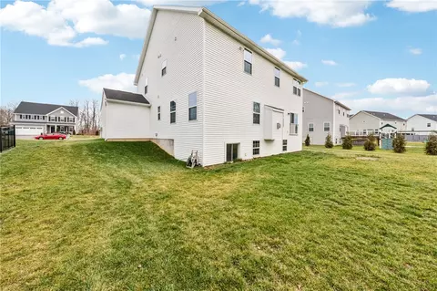 Exterior - 34 Robert Michaels Run, Penfield, NY 14580 photo 3 of 6