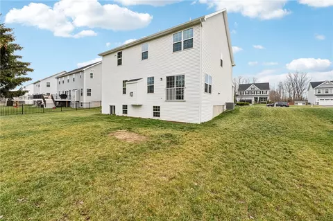 Exterior - 34 Robert Michaels Run, Penfield, NY 14580 photo 4 of 6