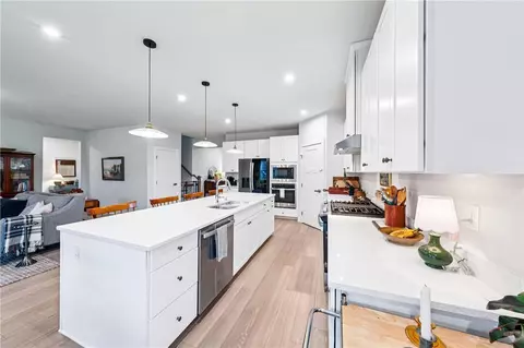 Kitchen - 34 Robert Michaels Run, Penfield, NY 14580 photo 2 of 3