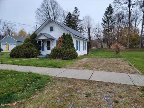 212 Henry St, Montour, NY 14865