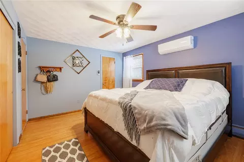 Bedroom - 35 Astronaut Dr, Irondequoit, NY 14609 photo 2 of 4