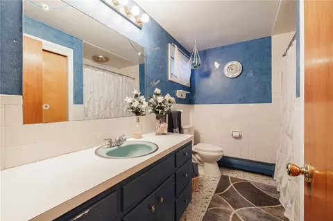 Bath - 35 Astronaut Dr, Irondequoit, NY 14609 photo 1 of 2