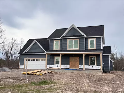 230 Bronze Leaf Trl, Greece, NY 14612