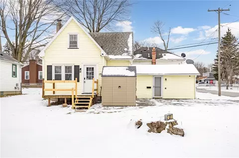 131 Mosley Rd, Greece, NY 14616