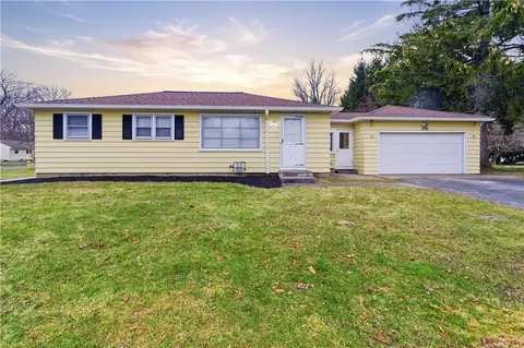 510 Klem Rd, Webster, NY 14580