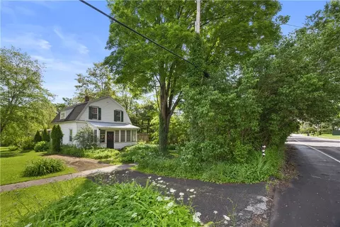 31 W Lake Rd, Jerusalem, NY 14418
