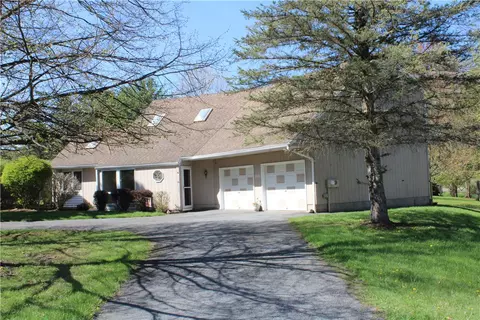 5044 Butler Rd, Canandaigua, NY 14424