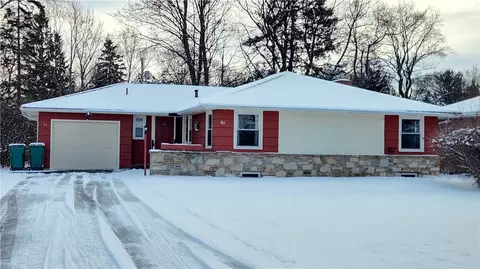 61 Fernboro Rd, Rochester, NY 14618