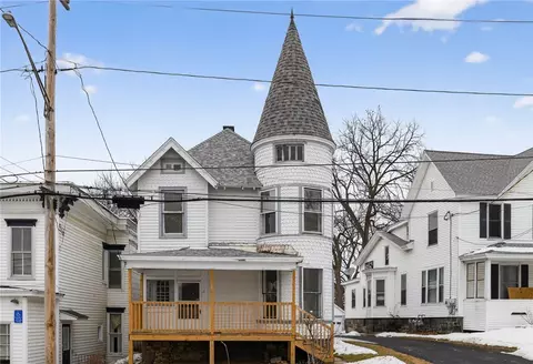 15 Prospect Ave, Gloversville, NY 12078
