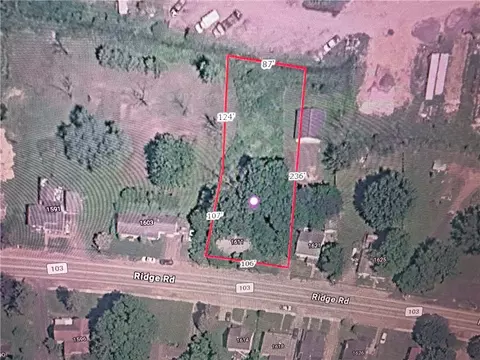 1611 Ridge Rd, Ontario, NY 14519