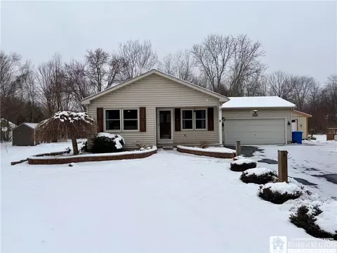 3630 Edgewood Dr, Gowanda, NY 14070