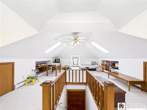 Entry Way - 915 Washington St, Olean, NY 14760 photo 2 of 3