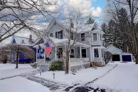 49 Ontario St, Honeoye Falls, NY 14472