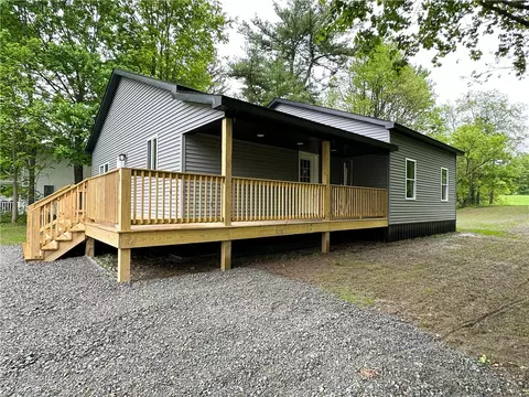 Exterior - 258 Mcmaster St, Bath, NY 14810 photo 2 of 14