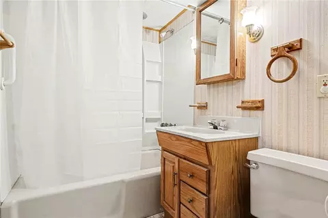 Bath - 315 Brookview Dr, Irondequoit, NY 14617 photo 3 of 3