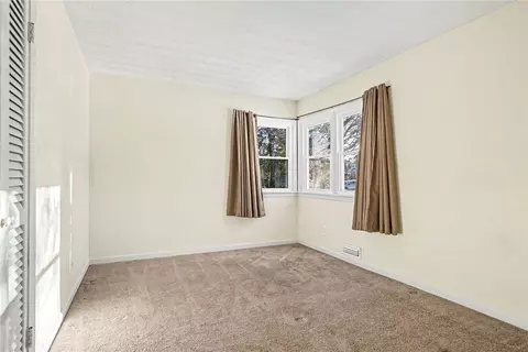 Bedroom - 315 Brookview Dr, Irondequoit, NY 14617 photo 3 of 4