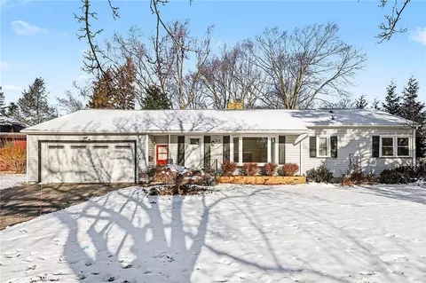 315 Brookview Dr, Irondequoit, NY 14617