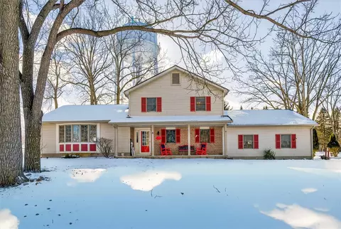 6 Shelter Cv, Riga, NY 14428